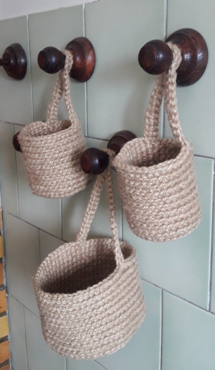 Sada závěsných košíků z juty