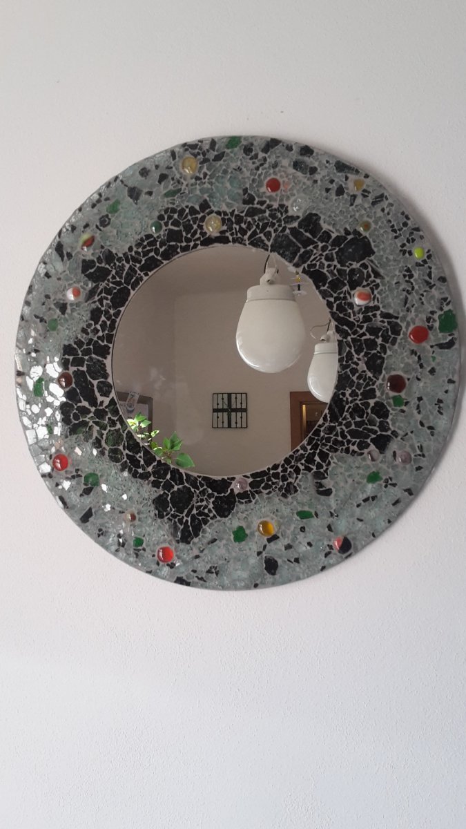 stříbrné kulaté zrcadlo