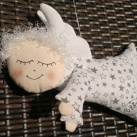 Anděl letící - bílý s hvězdičkami