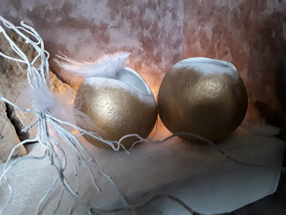 Beton svícen  "Vánoční koule"