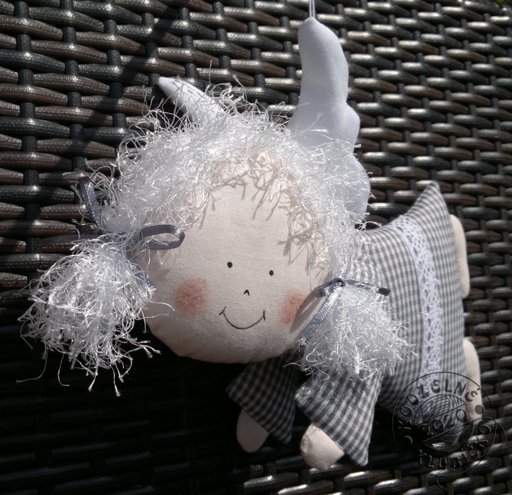 Andělka letící šedá kostička