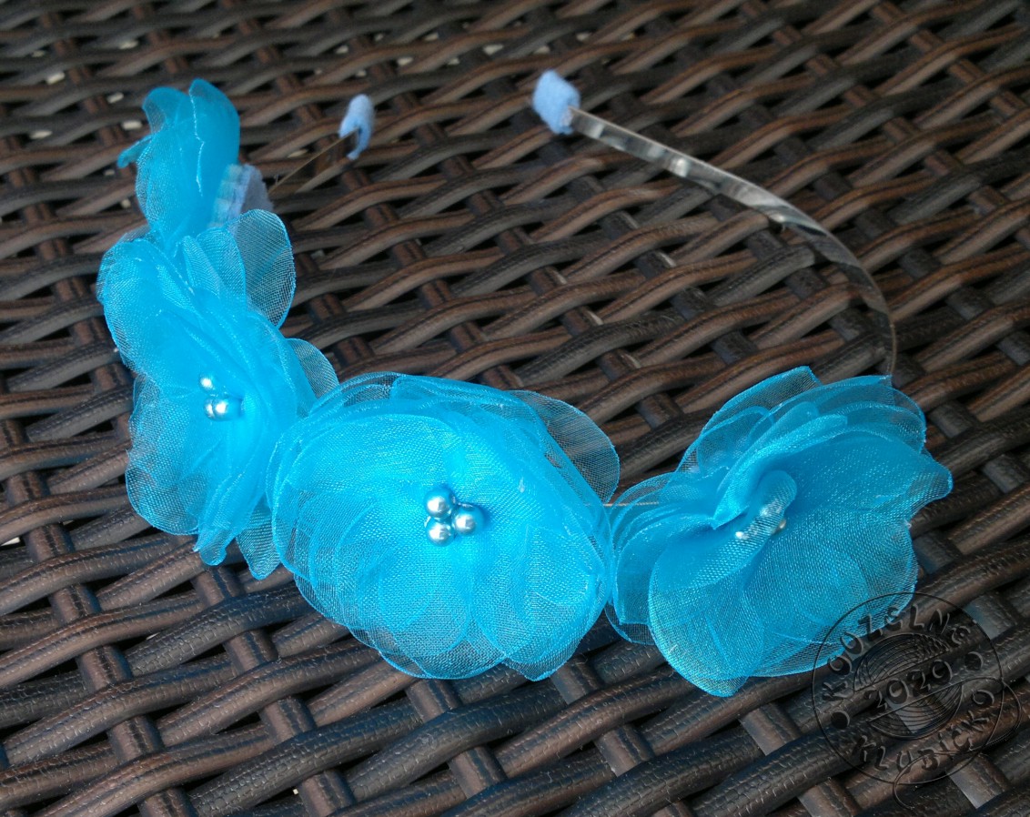 Čelenka  s 4 kvítky/barva na přání