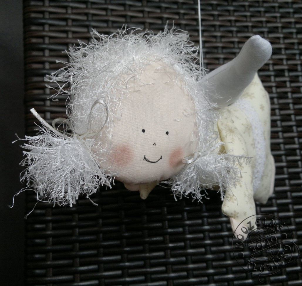 Andělka letící Smetanová s vločkami