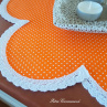 Podzimní dekorační dýně v oranžovém provedení s aplikací bílé krajky šíře 20 mm