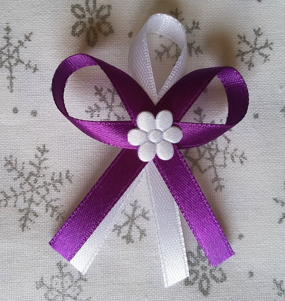 Fialové svatební vývazky