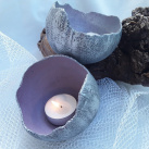 Beton svícen-skořepina  "Stříbrná+lila"