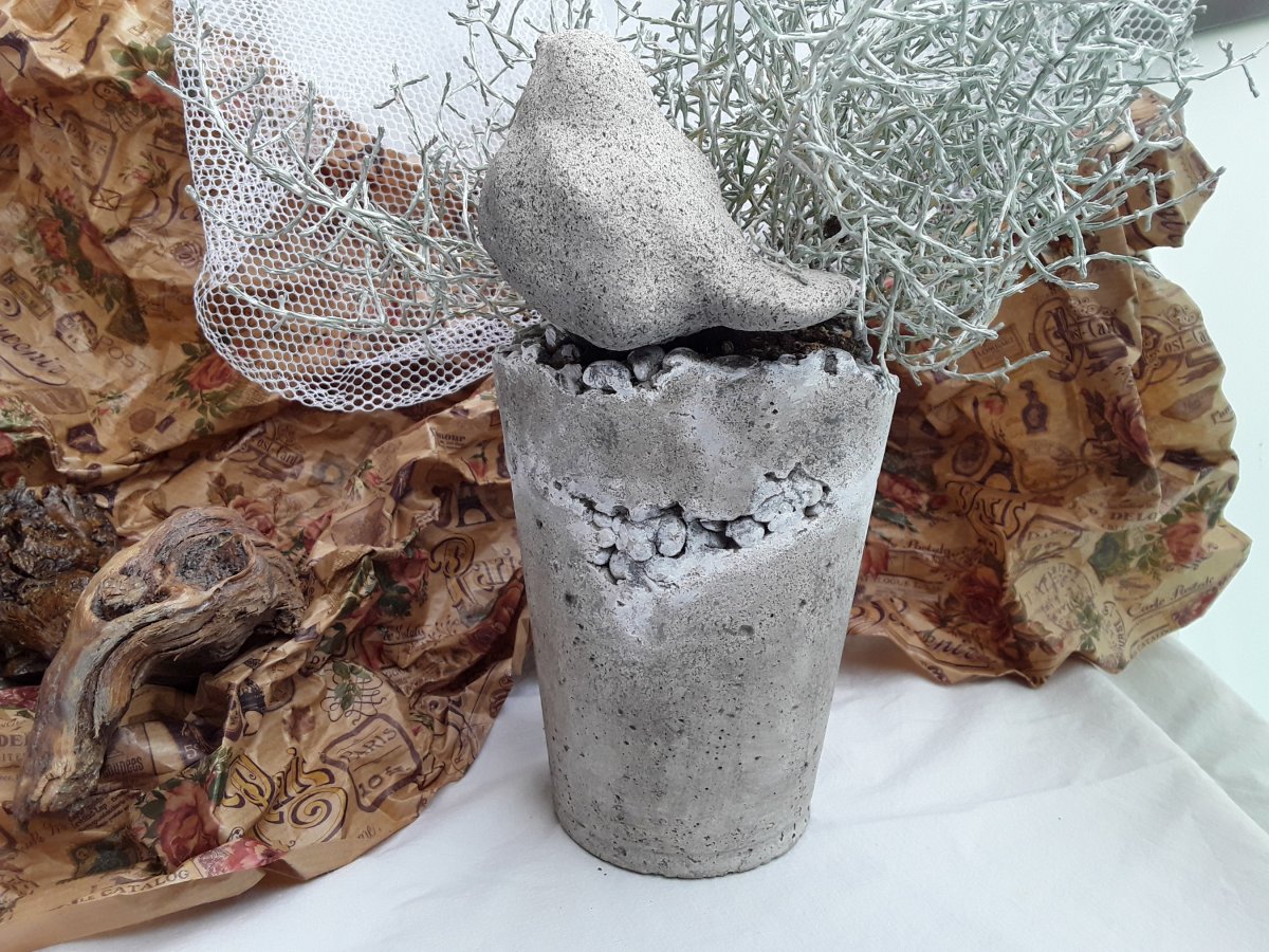 Betonový květináč 