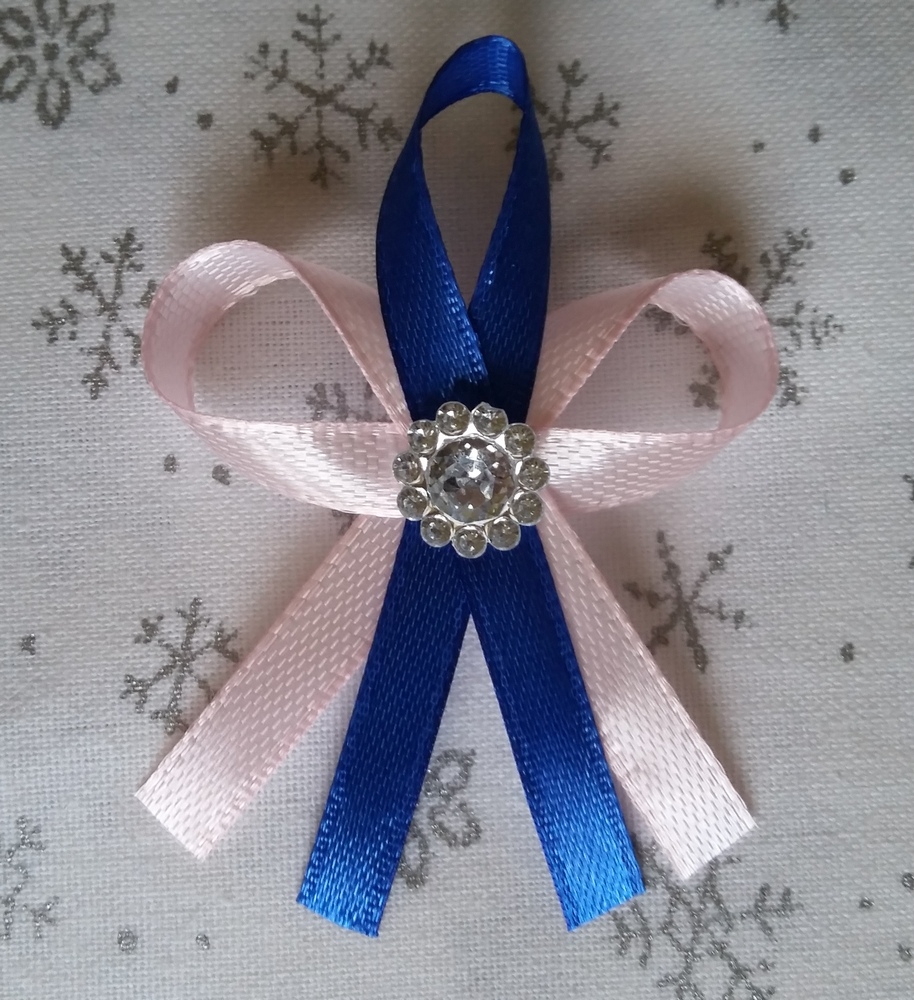 Růžovo-modré svatební vývazky