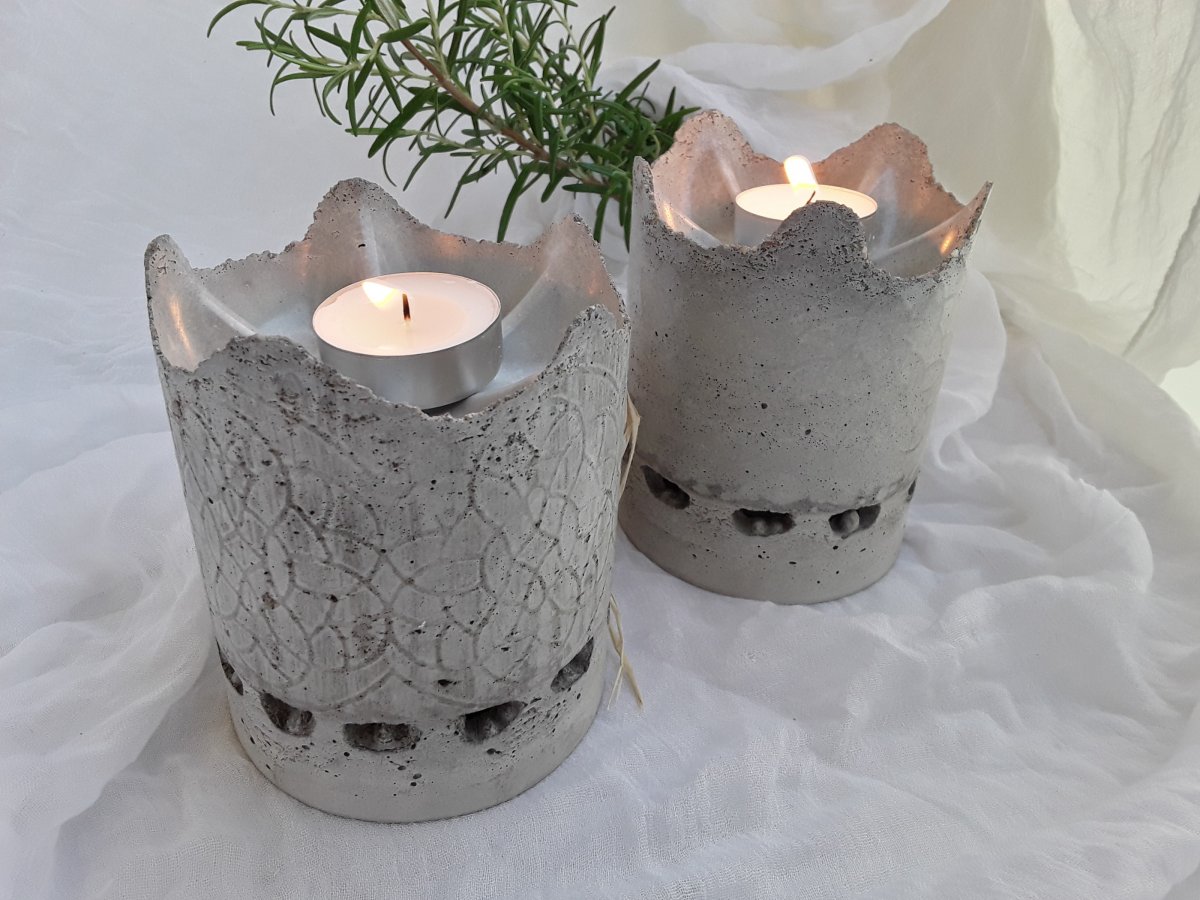 Betonový svícen oboustranný  "Struktura+okýnka"