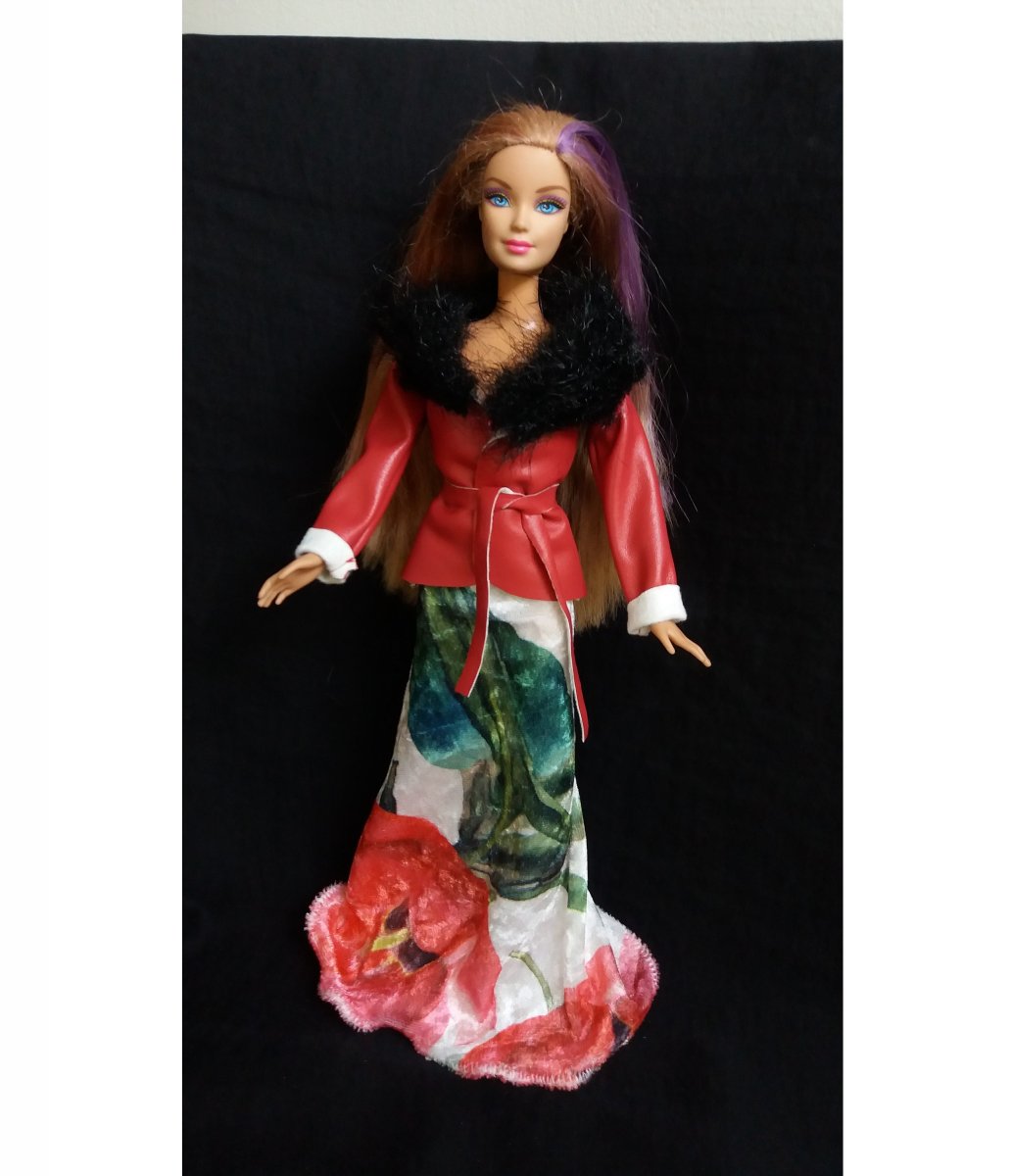 červené nebo bílé sáčko a kabelka pro Barbie