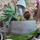 Betonová žardinka s bedlou