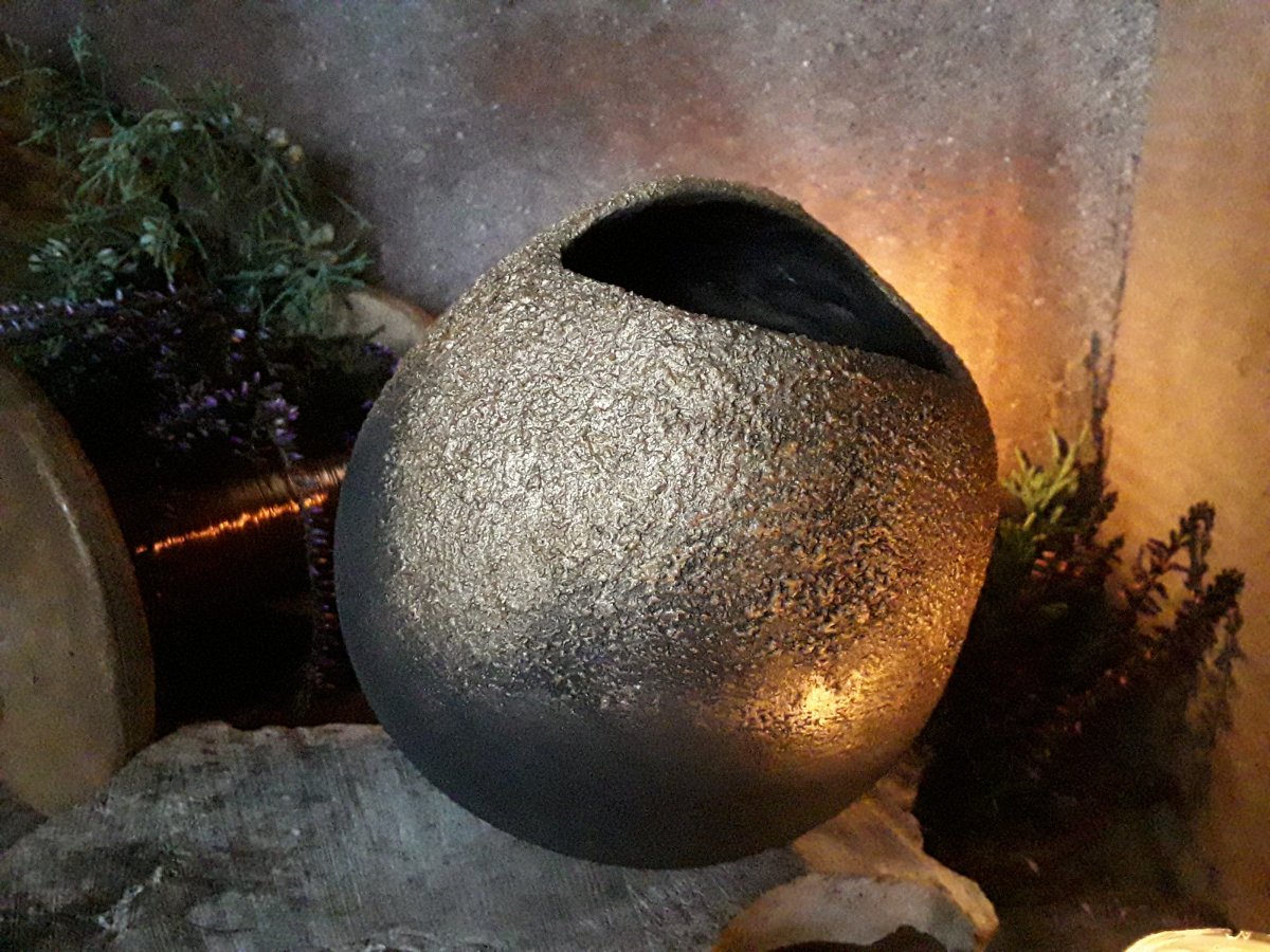 Betonový svícen koule "Antracit+zlato"