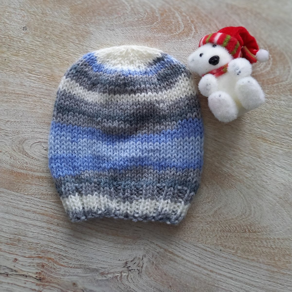 Ručně pletená čepka