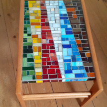Mozaiková stolička, odkládací stolek