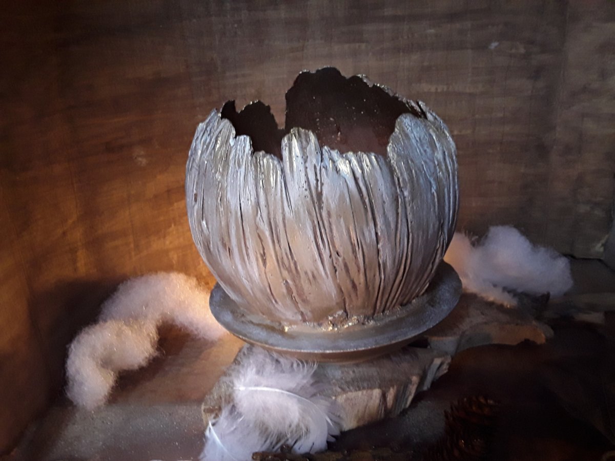 Svícen z betonu " Skořepina - latte+bílá+zlatá "