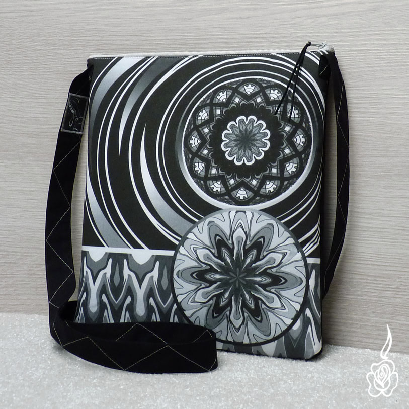 Černobílá taška Laura