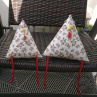 Slepička sedící vysoká 16 cm s růžičkami