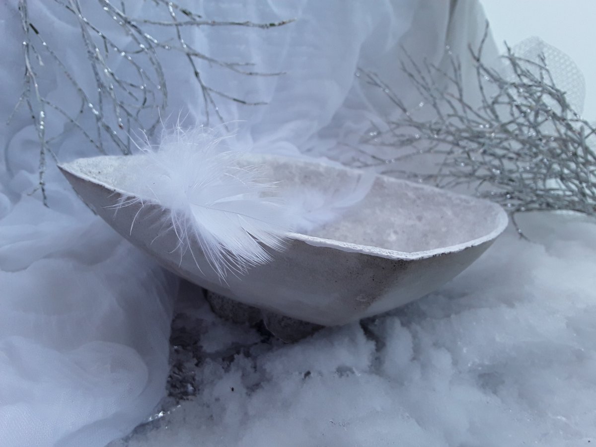 Betonová miska "Bílý přeliv uvnitř"