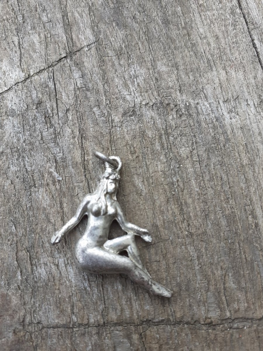 přívěsek znamení panny