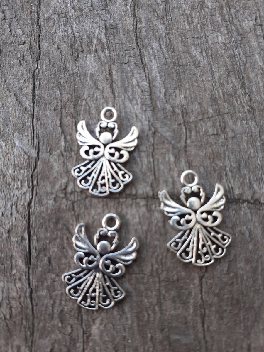 přívěsek andělíček 21x15 mm