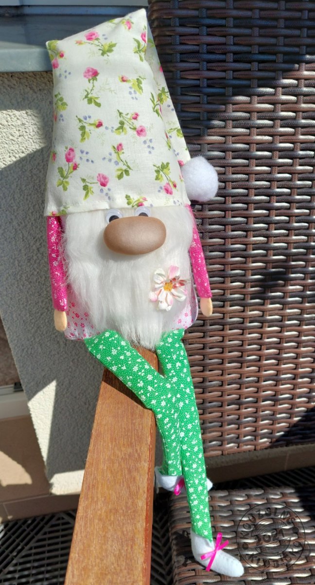 Skřítek - trpaslík Kubíček v letních barvách