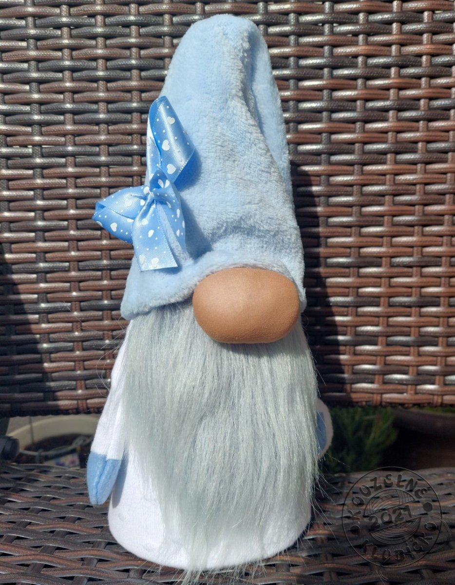 Skřítek se světle modrou čepičkou