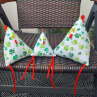 Slepička sedící vysoká 16 cm s jetelíčkem