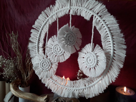 Velký macramé kruh " Ve spirále "