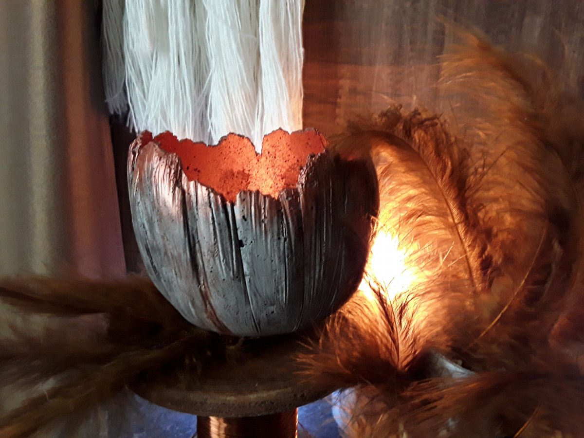 Betonová skořepina-svícen " Šišounek+měď "