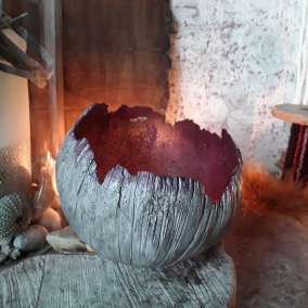 Betonová skořápka větší " Patina+tm. fialová "