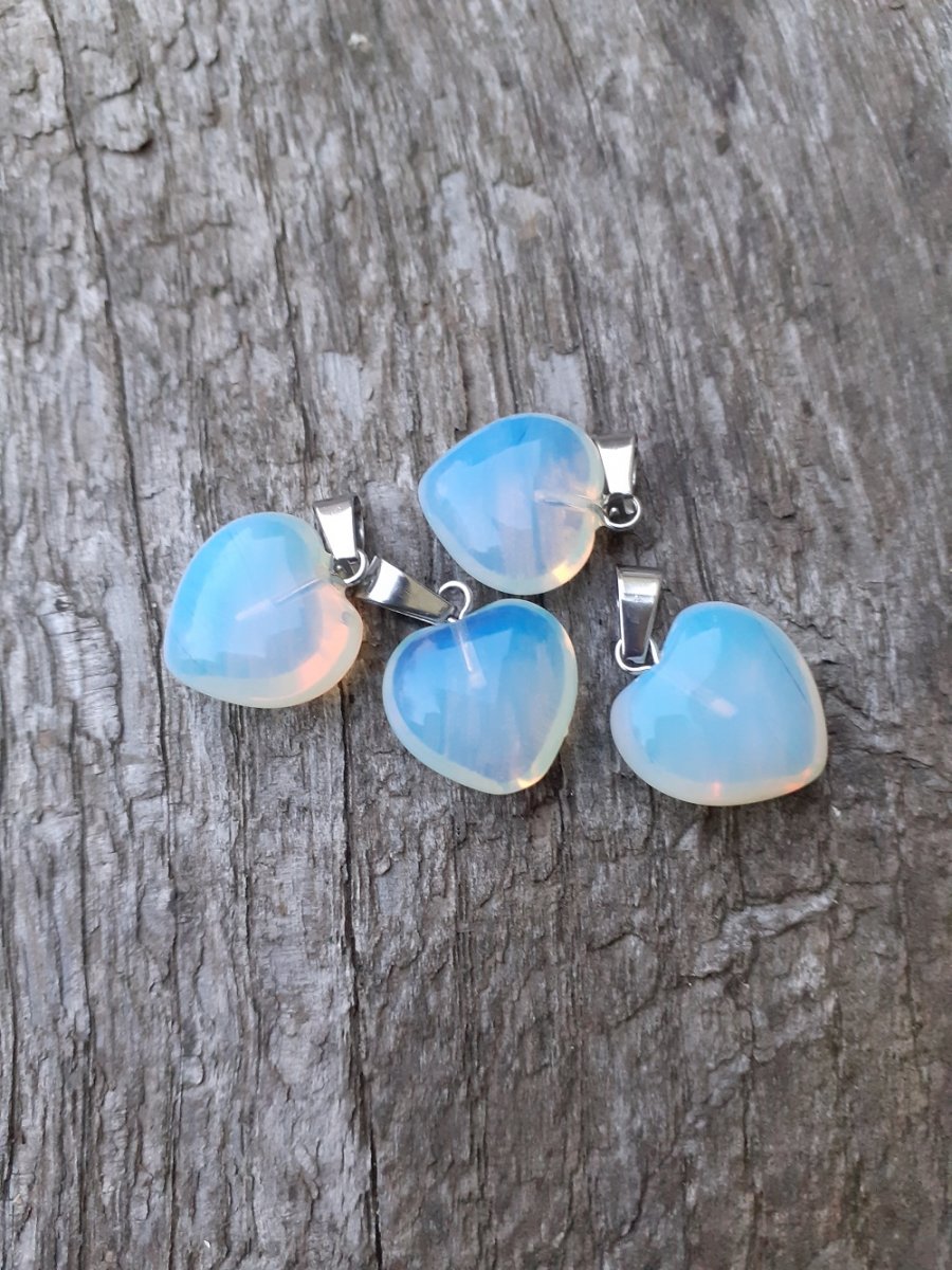 přívěsek měsíční kámen srdíčko