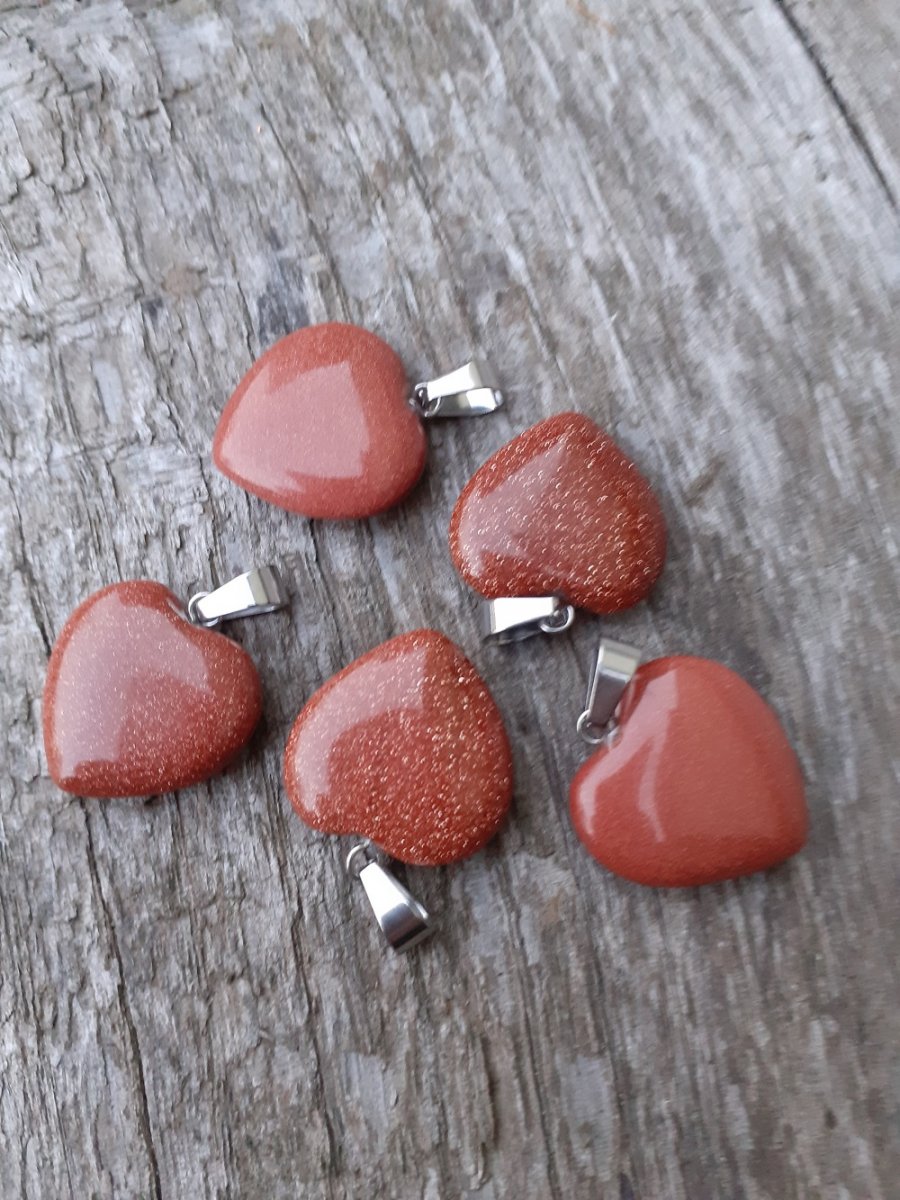 přívěsek syntetický sluneční kámen srdíčko