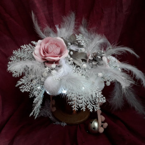 Věneček svítící závěsný " Peří+růže+rolnička "