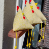 Slepička sedící vysoká 13 cm s kvítky