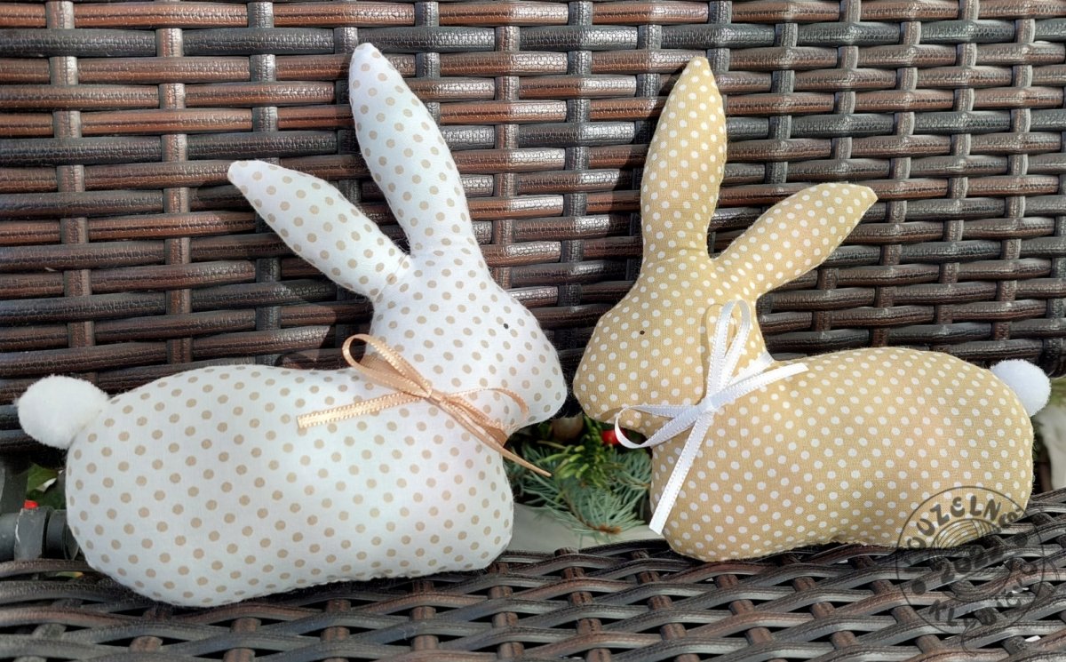 Zajíček Ušáček puntíkatý béžový a bílý