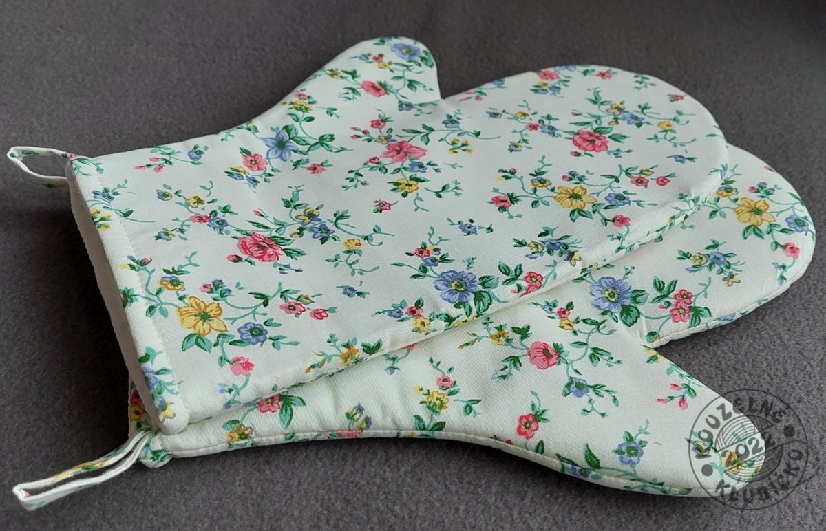 Chňapka Luční kvítí s poutkem a magnetem - cena za 1 ks