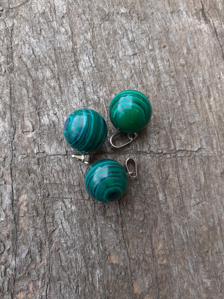 přívěsek malachit korálek 12 mm