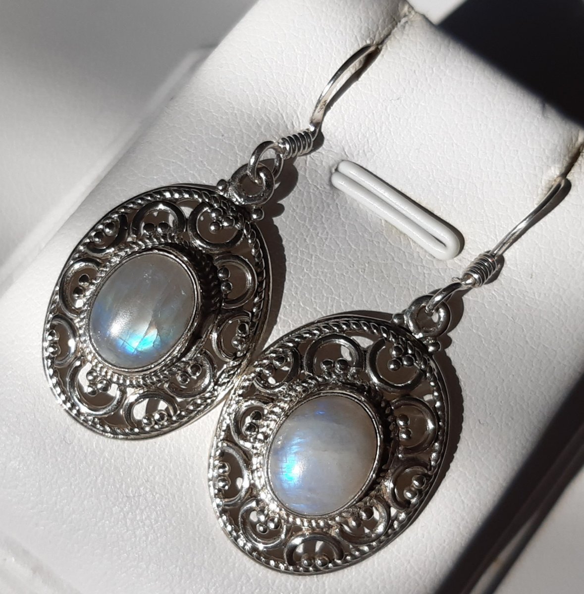 Stříbrné náušnice měsíční kámen Ag 925/1000