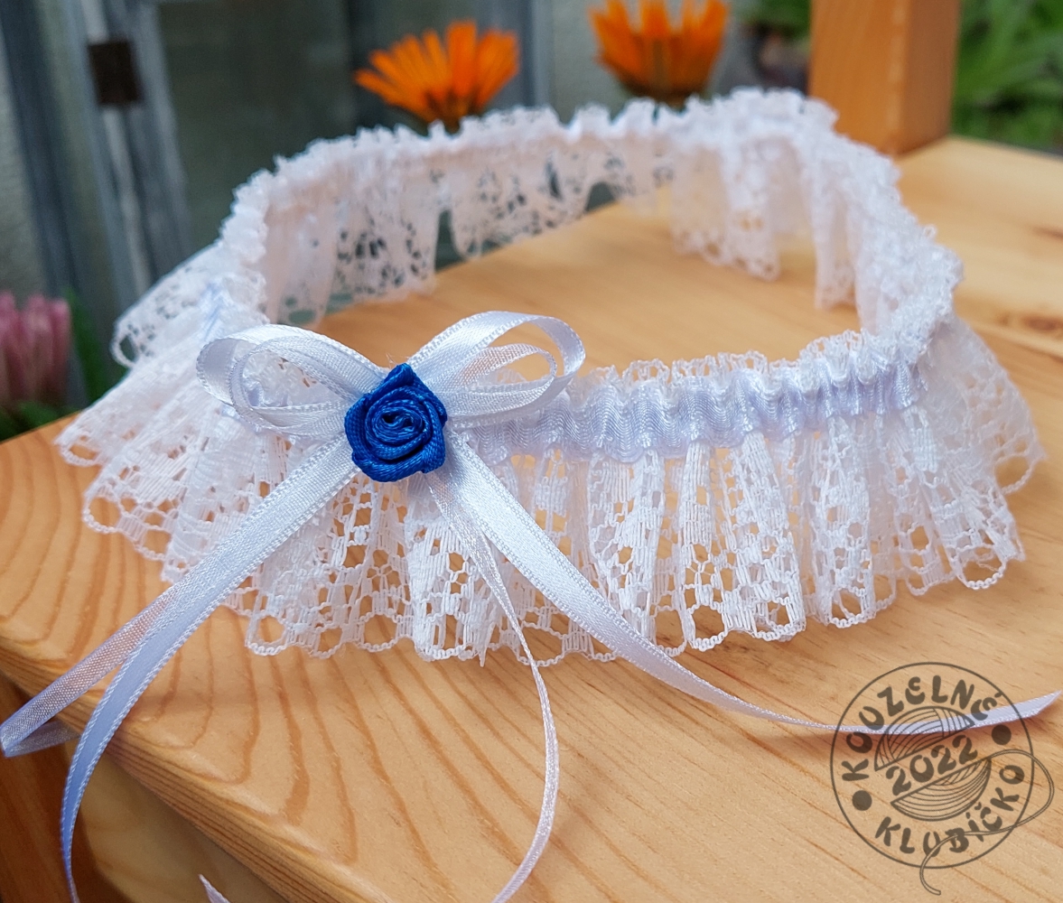 Krajkový podvazek 39 mm s modrou růžičkou
