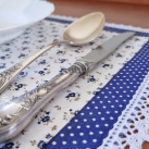 Dekorační prostírání, lemované bílou krajkou šíře 25 mm