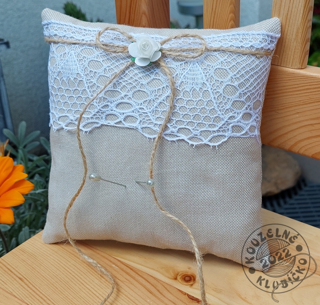 Polštářek pod prstýnky - režný s krajkou