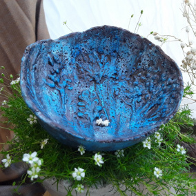 Betonová mistička (mýdlenka) "Kulatá+luč. kvítí 3D