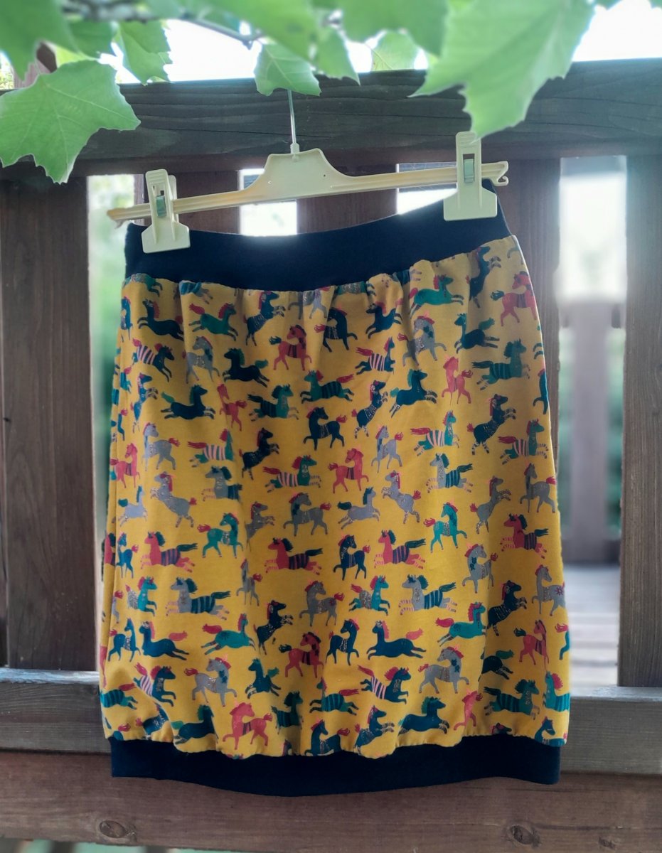 Tepláková sukně KONĚ