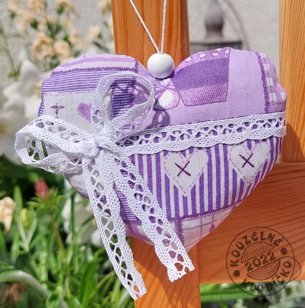 Srdíčko plněné levandulí patchworkové