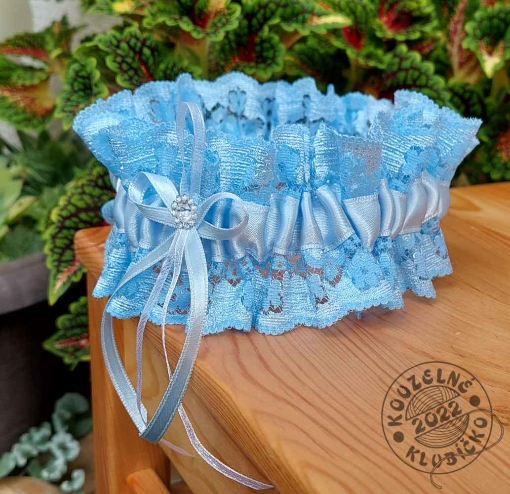 Modrý podvazek 75 mm s modrou stuhou a kamínkem