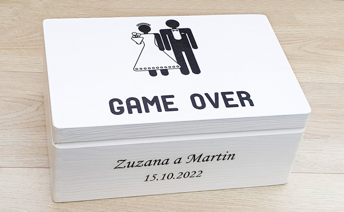 truhla na přáníčka , fotky a jiné potřebné věcičky