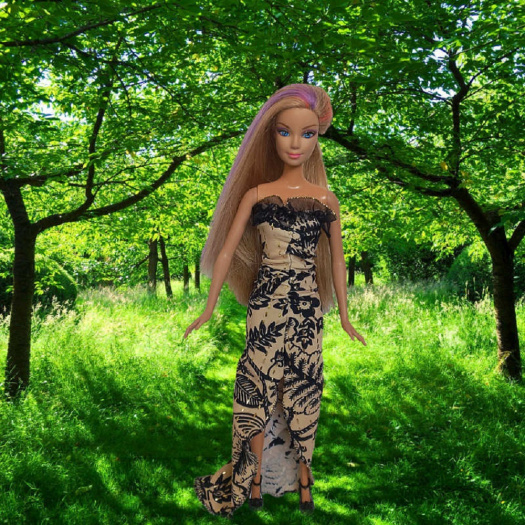 úzké šatičky pro Barbie