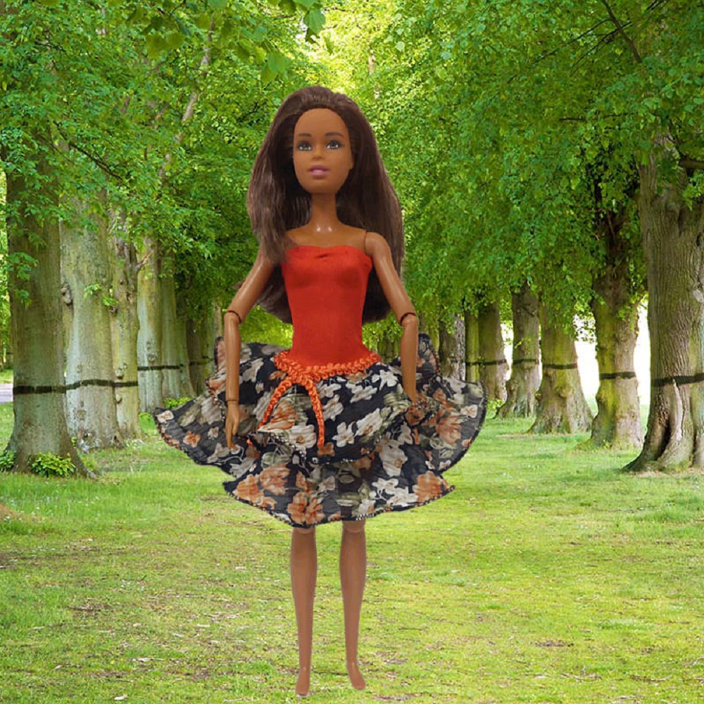 krátné barevné šatičky pro Barbie