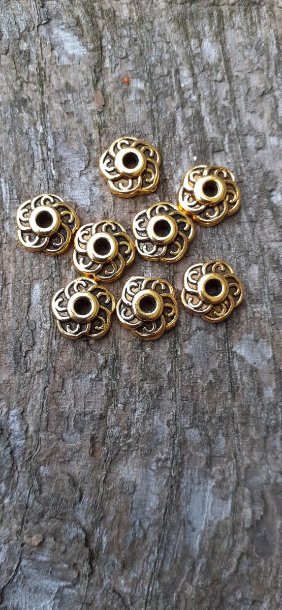 kaplík ve tvaru květu 10 mm x 1,5 mm, zlatý