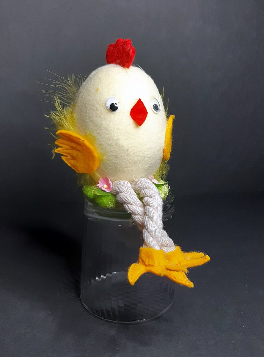 VELIKONOČNÍ KUŘÁTKO